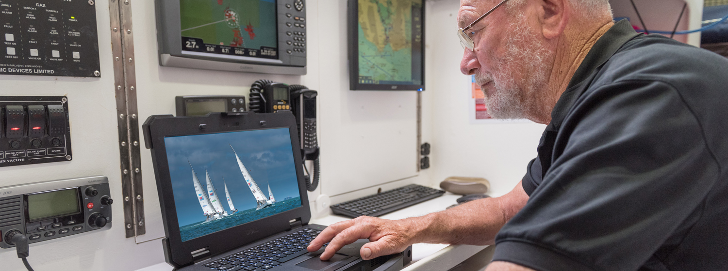 Sir Robin Knox-Johnston with the Dell Latitude 14 Rugged Extreme 14-inch notebook ©Shaun Roster