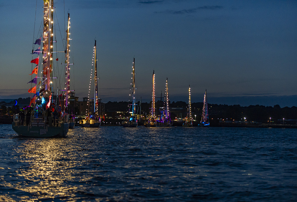 Clipper Race fleet lights up the Foyle Maritime Festival