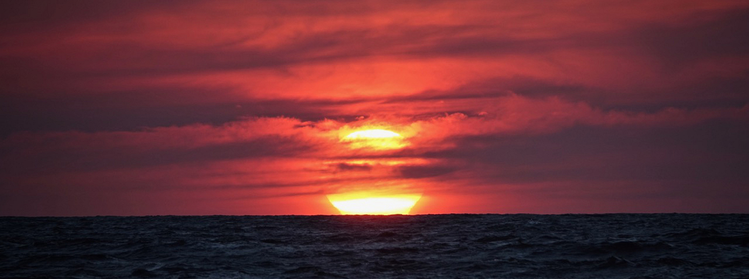Sunset from on board Sanya Serenity Coast/MING